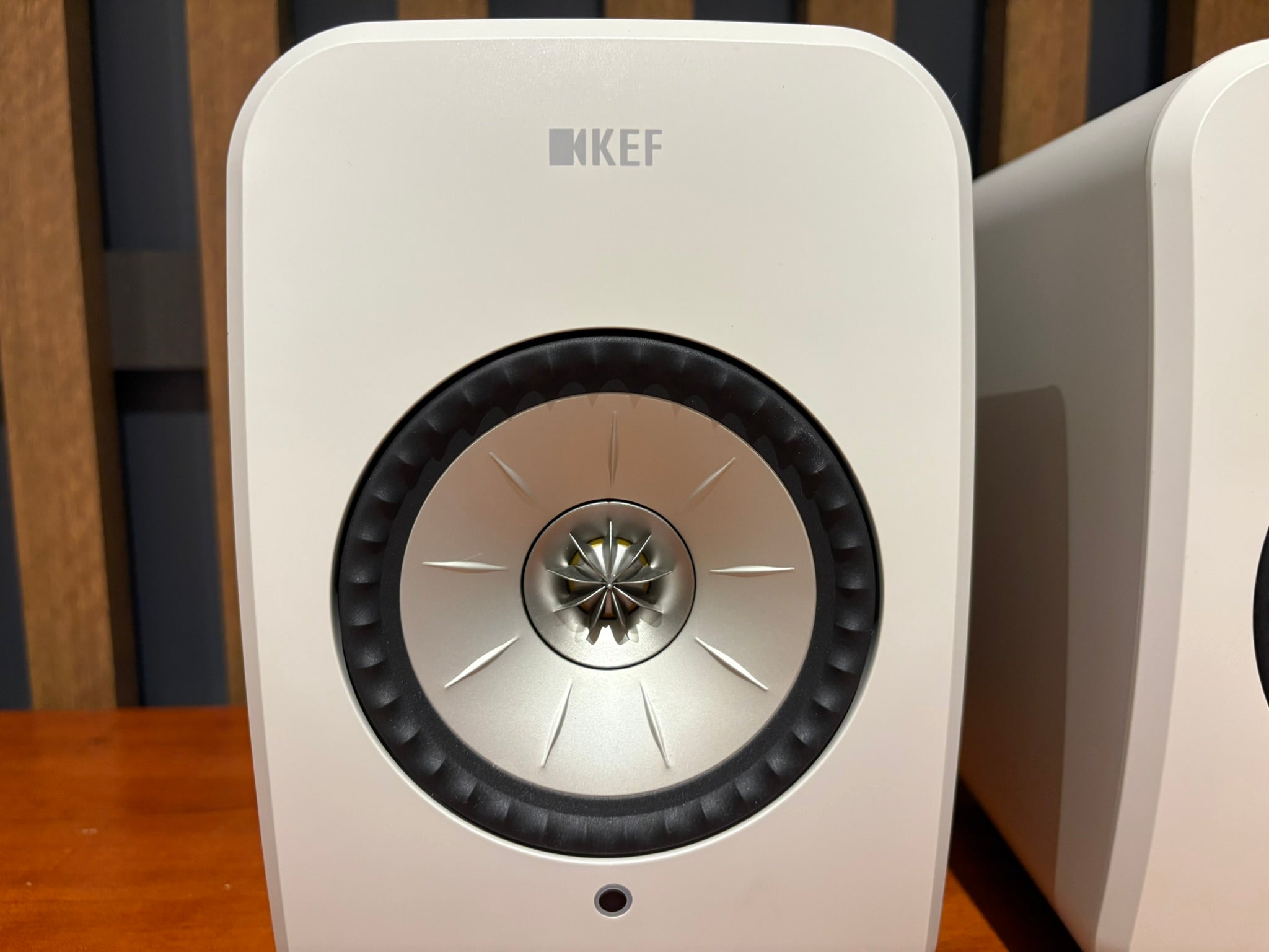 KEF LSX II LT - Active Wireless Loudspeakers (LSX2 LT), Stone White - As Traded