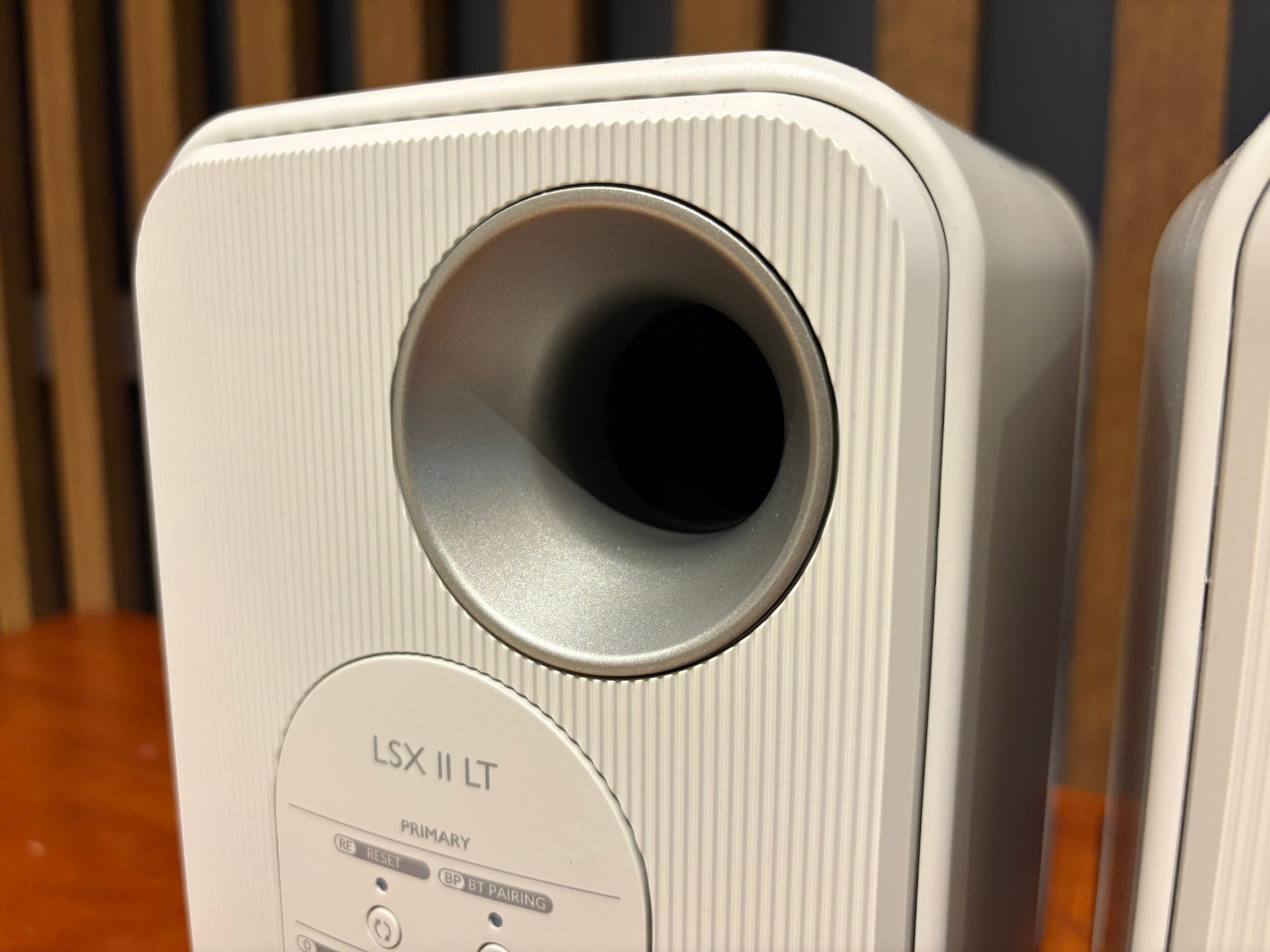 KEF LSX II LT - Active Wireless Loudspeakers (LSX2 LT), Stone White - As Traded