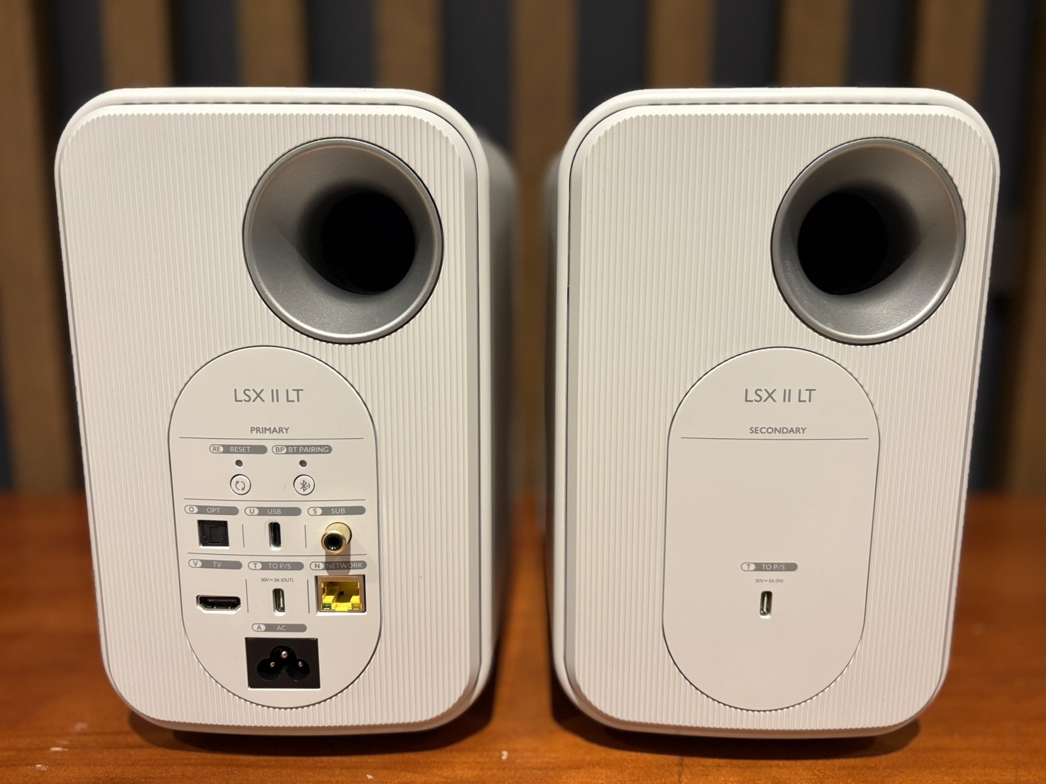 KEF LSX II LT - Active Wireless Loudspeakers (LSX2 LT), Stone White - As Traded