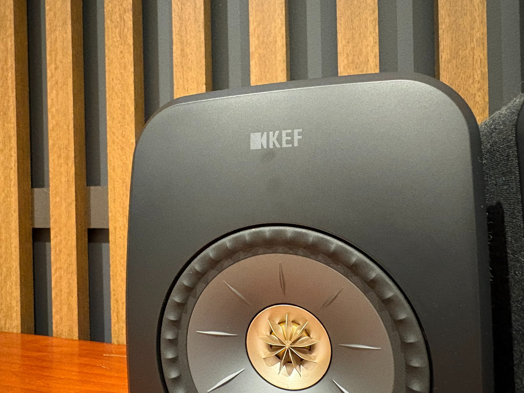 KEF LSX II Wireless HiFi System (LSX2), Carbon Black - As Traded