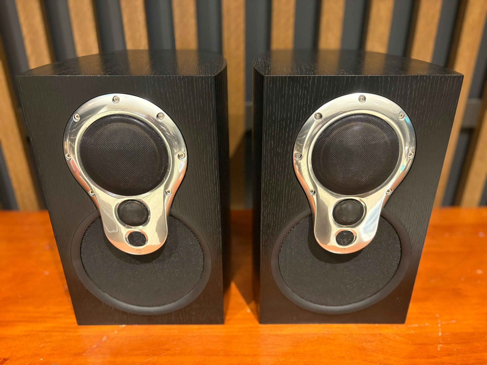 Linn Akudorik Passive Bookshelf Speakers, Black - As Traded