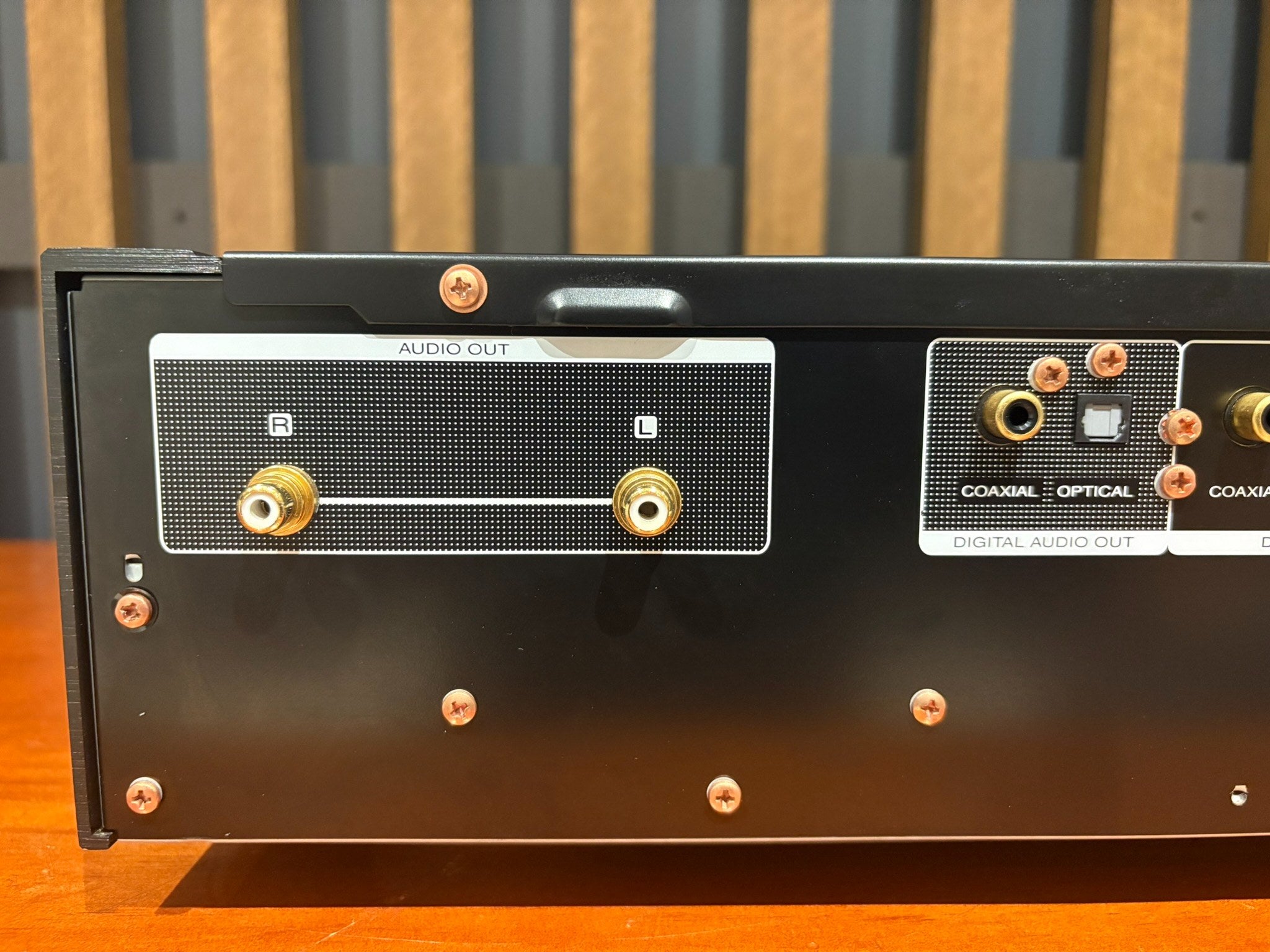 Marantz SA-14S1 Reference Series SACD Player - Consignment
