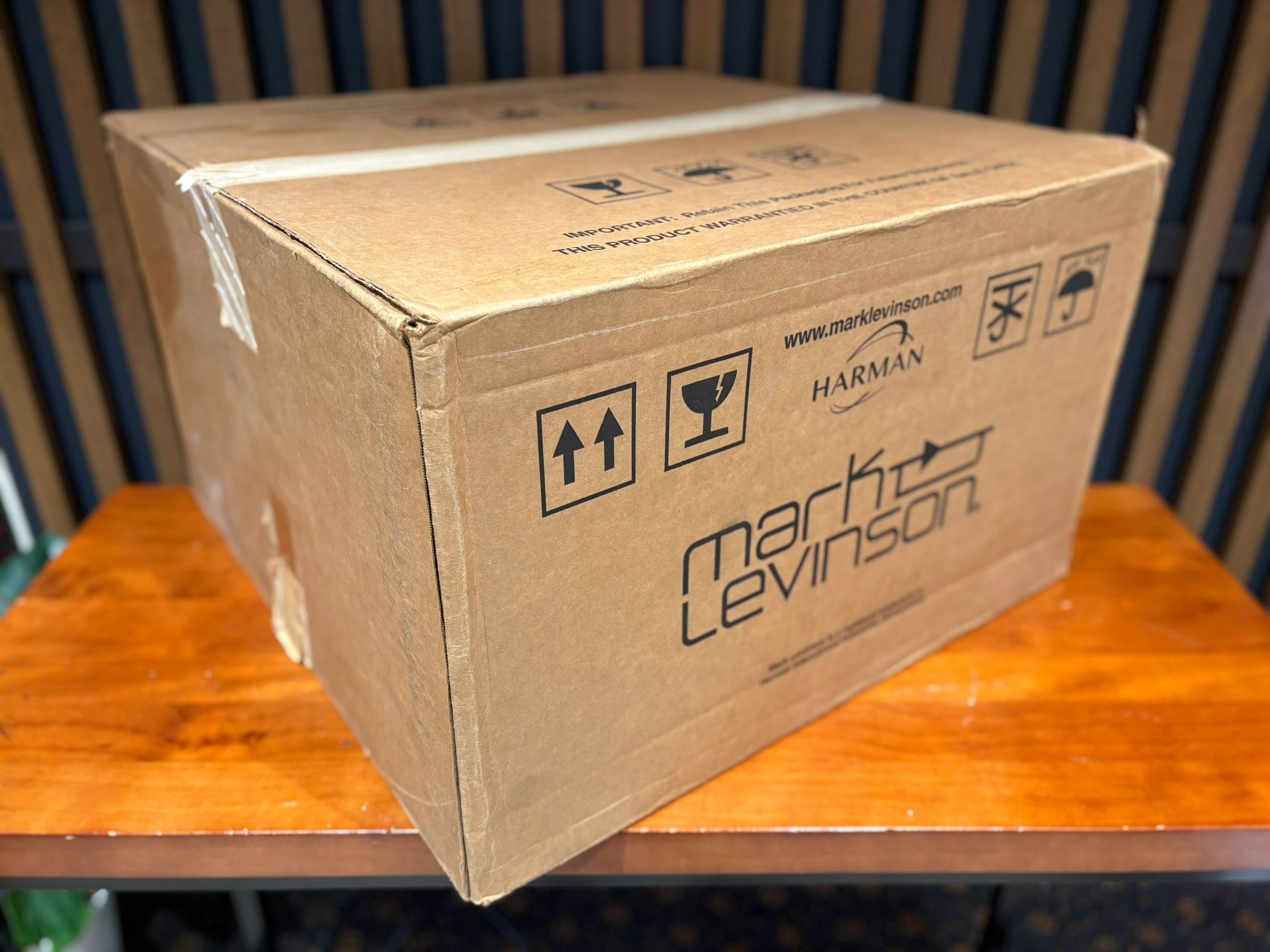 Mark Levinson No.526 Preamplifier with Phonostage and DAC - As Traded