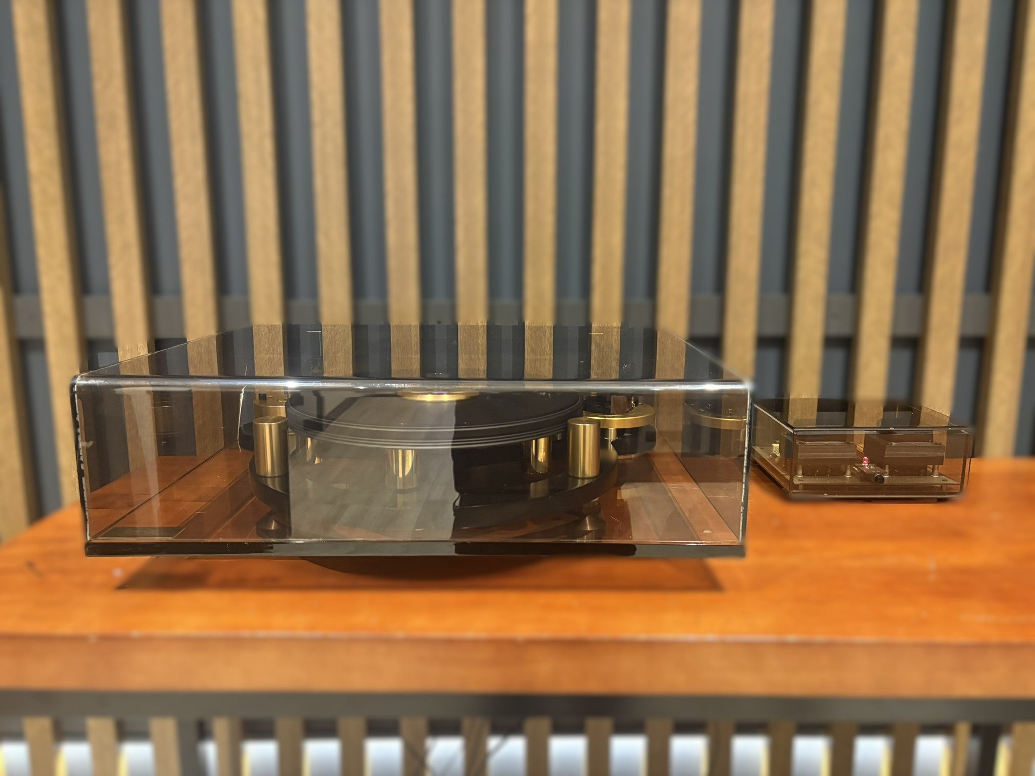 Michell GyroDec Turntable w Gyropower QC Power Supply and SME V Tonearm - Consignment