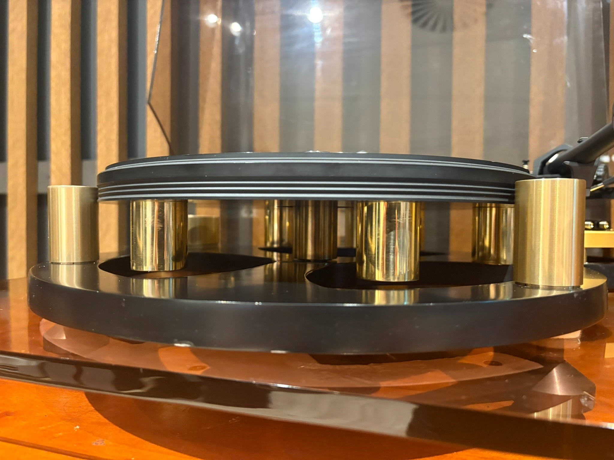 Michell GyroDec Turntable w Gyropower QC Power Supply and SME V Tonearm - Consignment