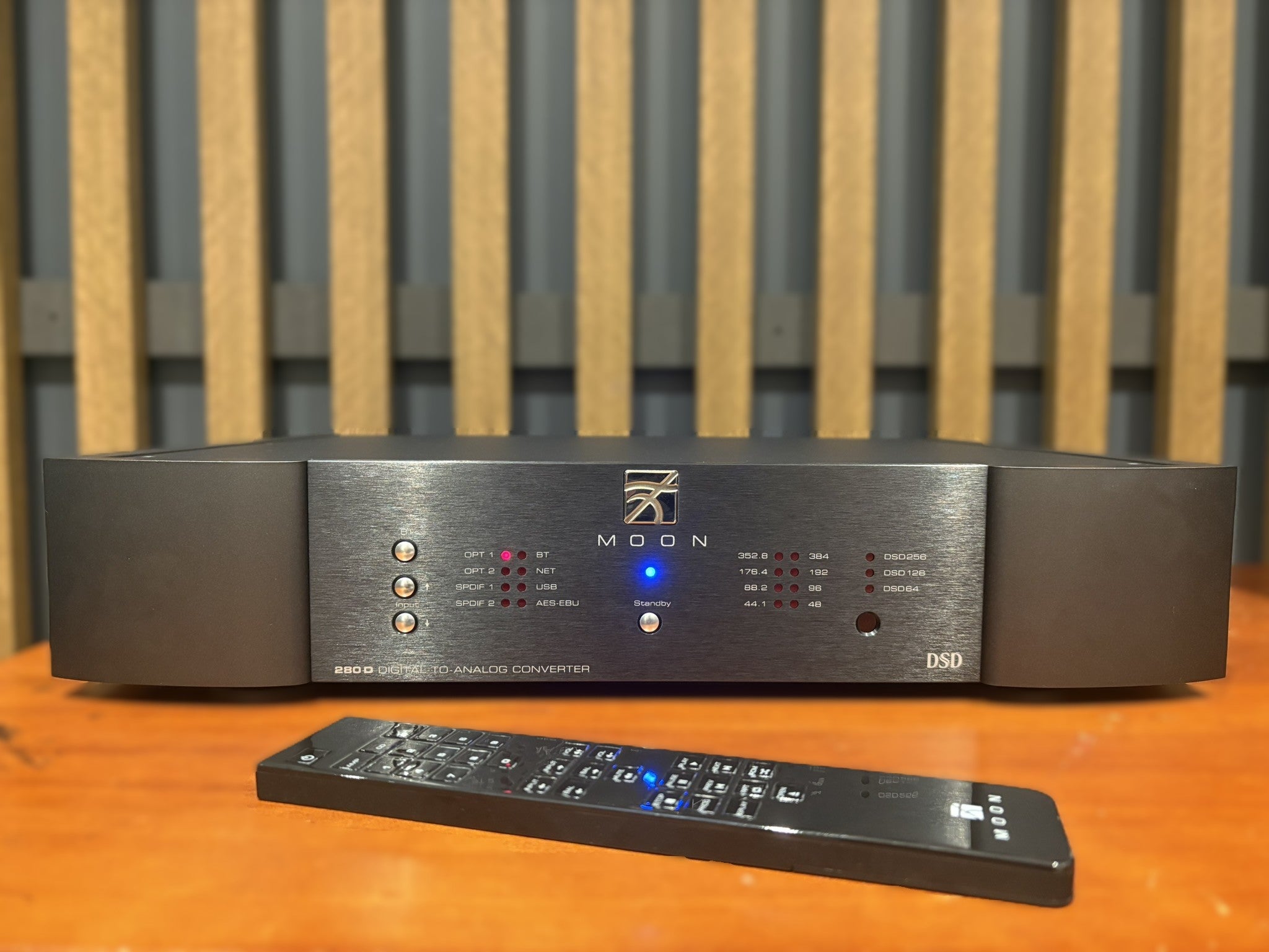Moon by Sim Audio 280D with MiND 2 DAC - Consignment