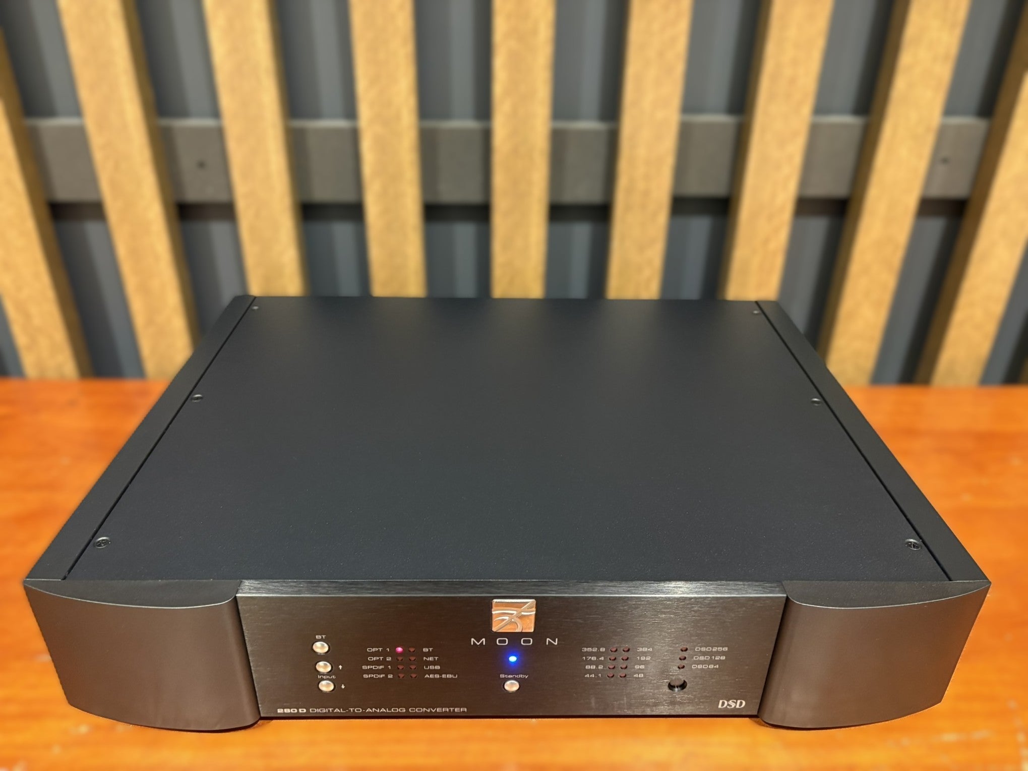 Moon by Sim Audio 280D with MiND 2 DAC - Consignment