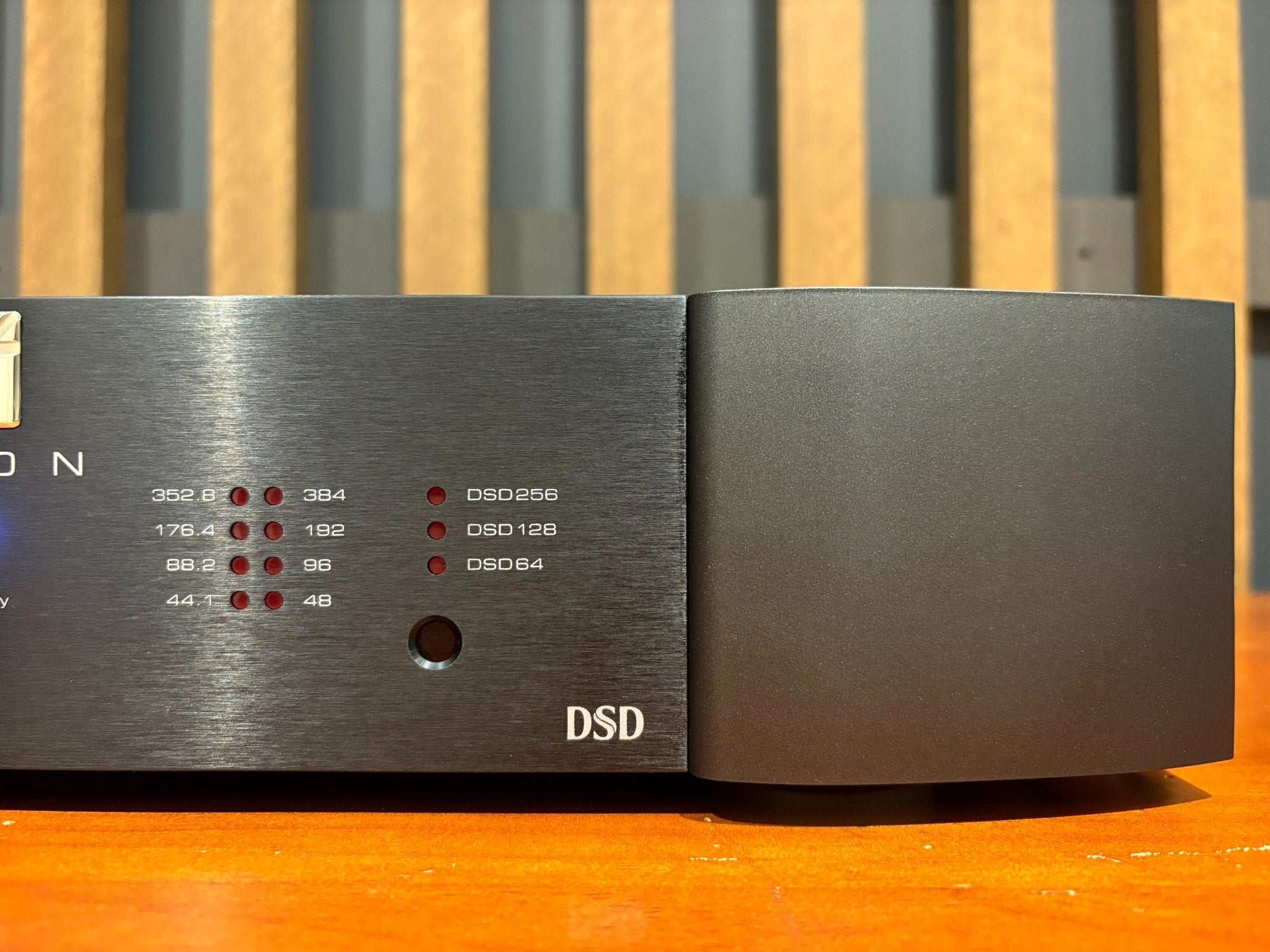 Moon by Sim Audio 280D with MiND 2 DAC - Consignment