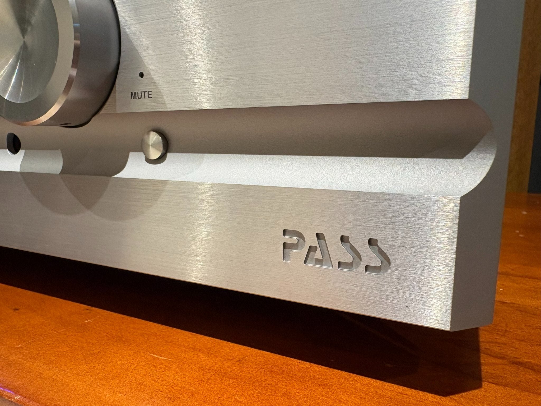 Pass Labs INT-60 Integrated Amplifier - As Traded
