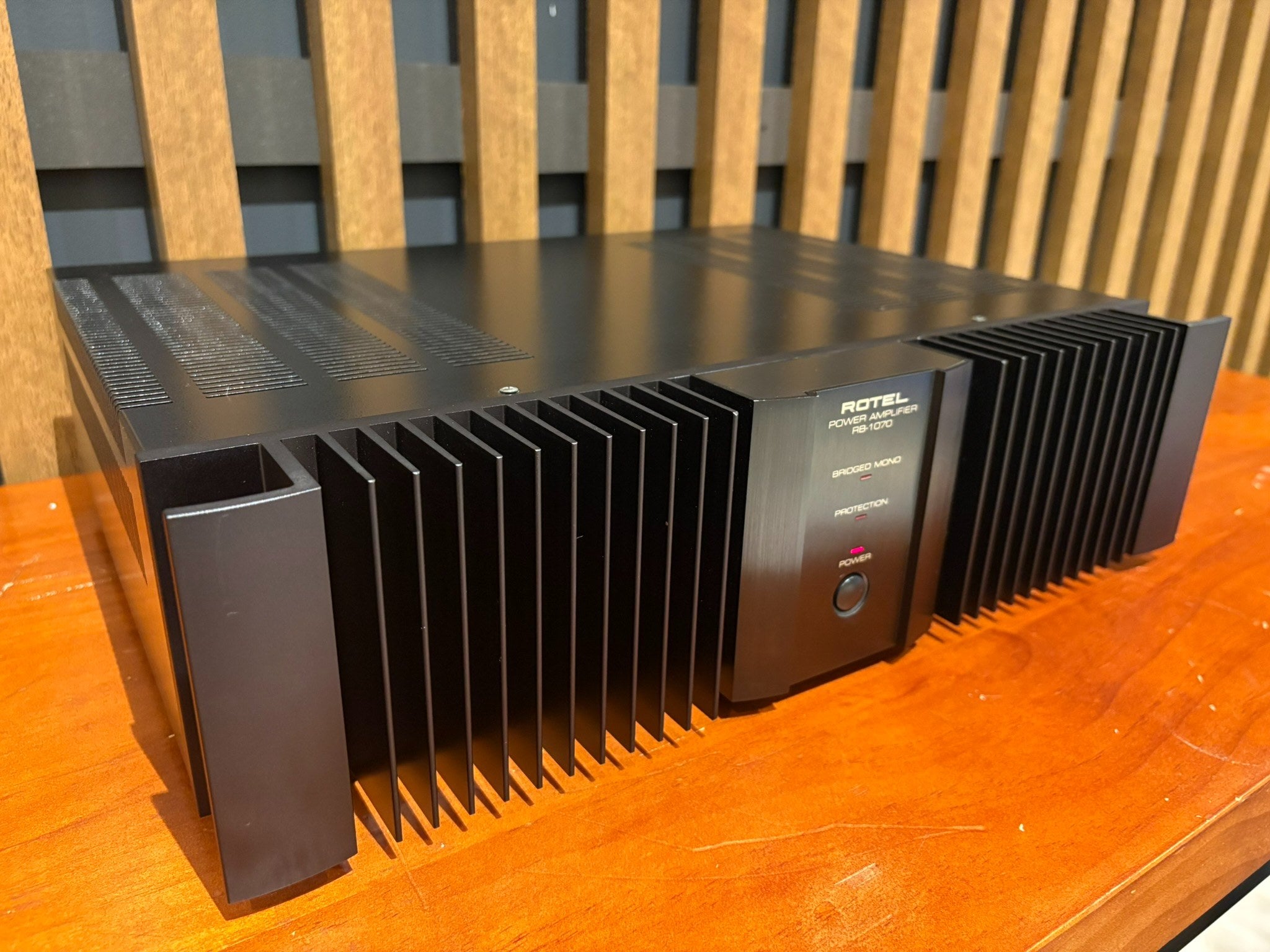 Rotel RB-1070 Stereo Power Amplifier, Black - Consignment