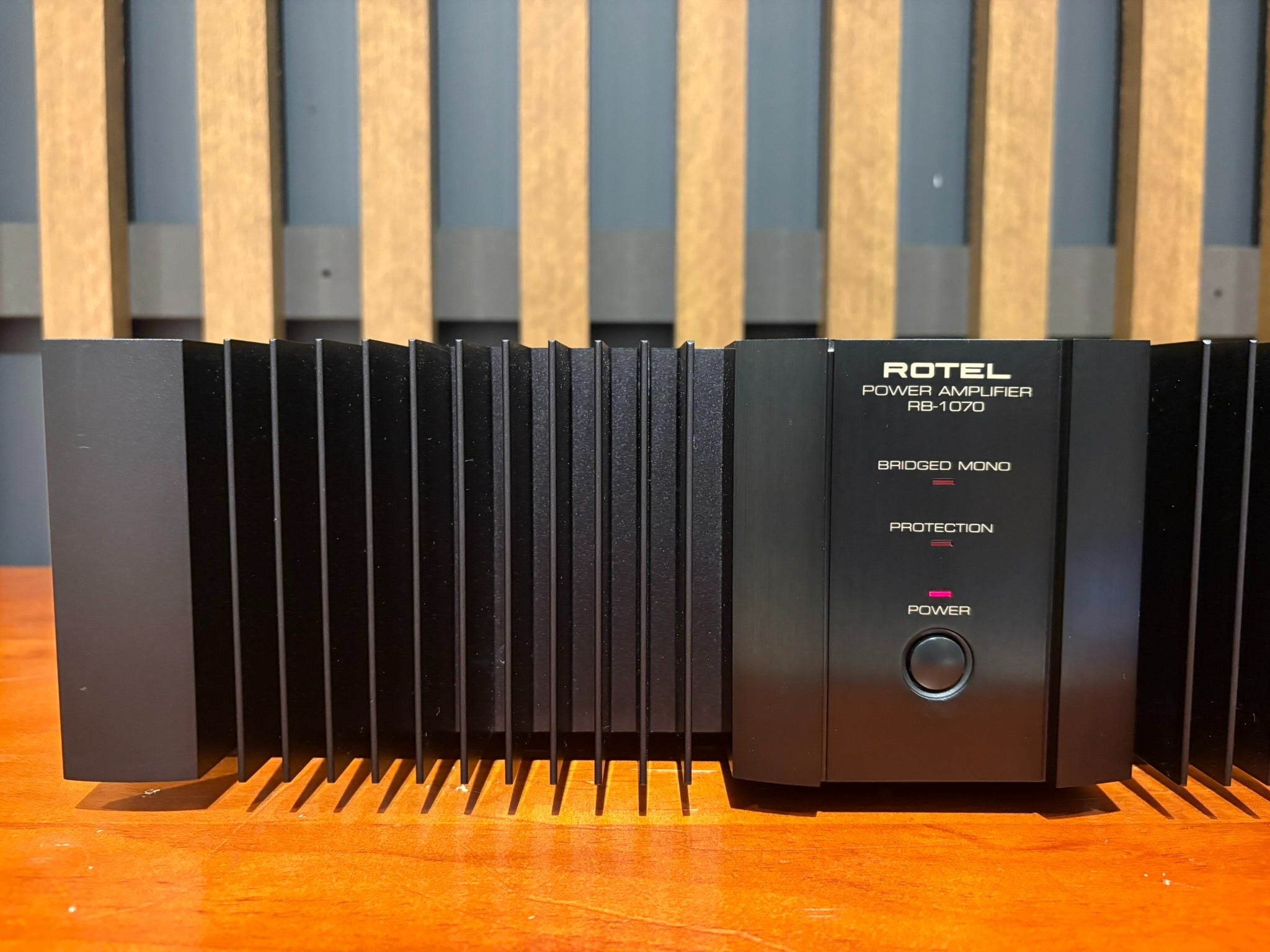 Rotel RB-1070 Stereo Power Amplifier, Black - Consignment