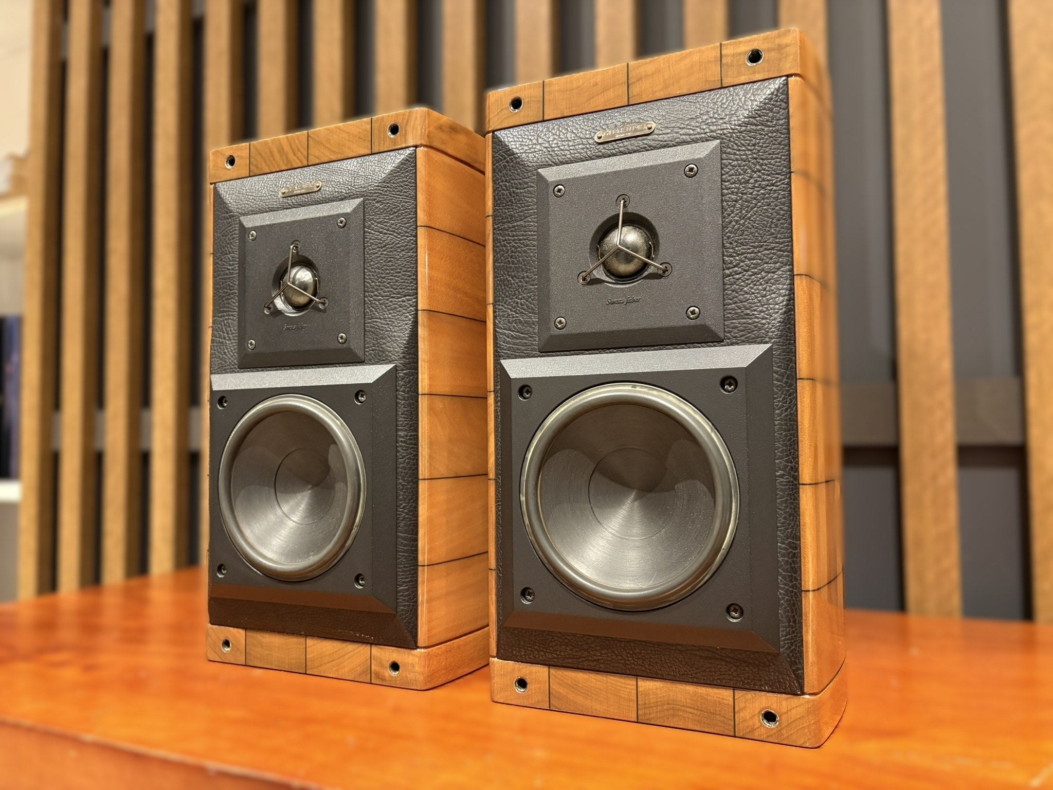 Sonus Faber Guarneri Homage Bookshelf Speakers - Consignment