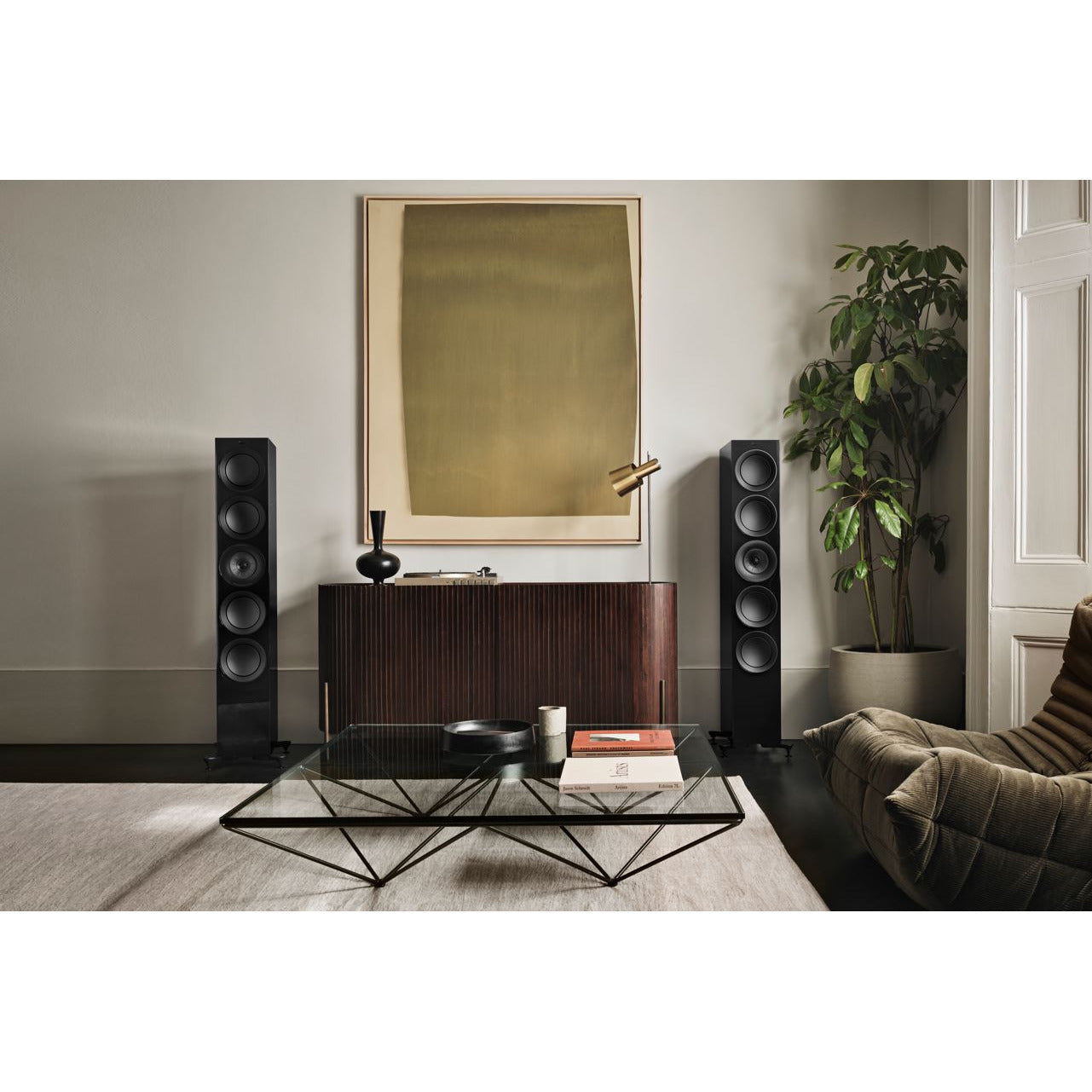 KEF R11 Meta Black Room