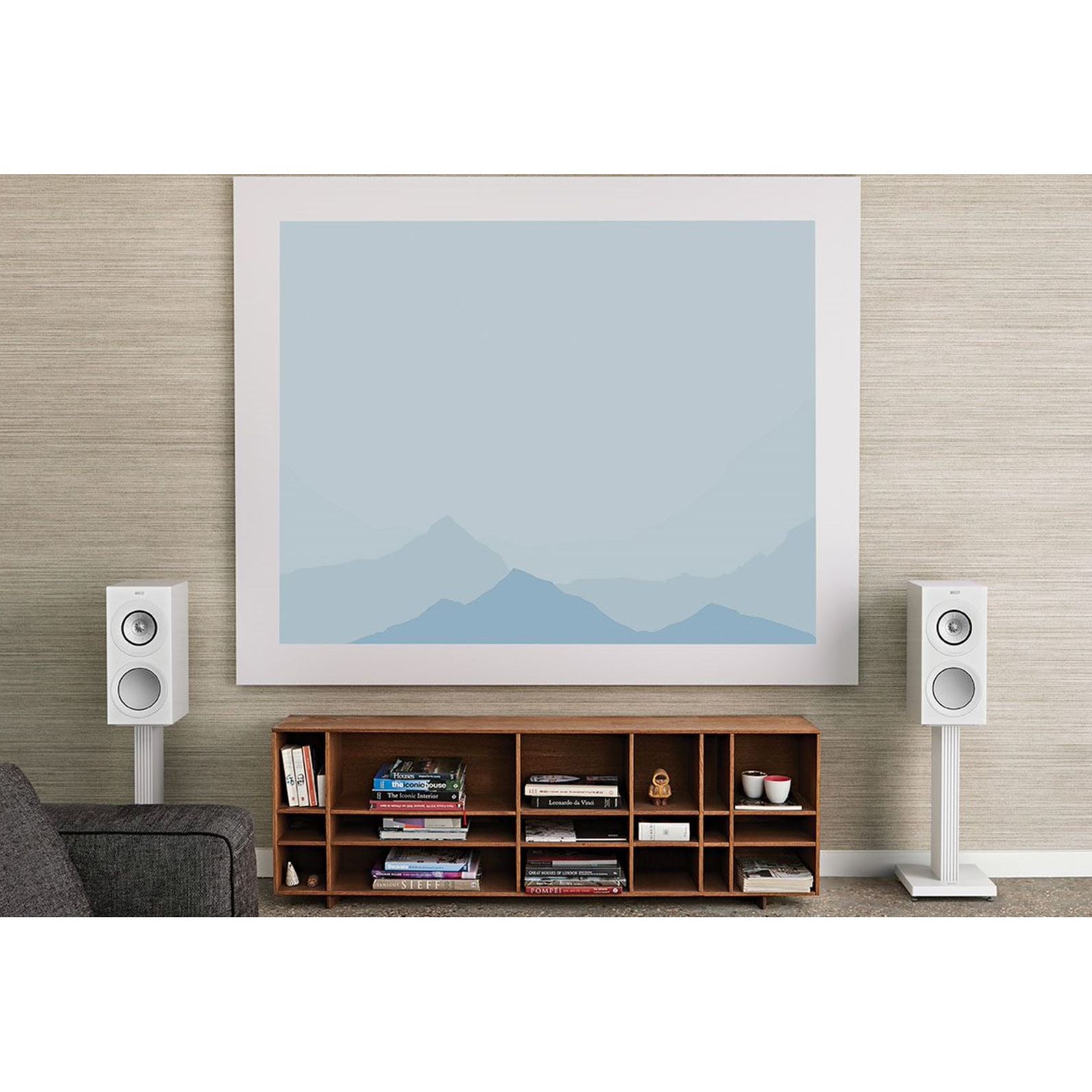 KEF S3 Stand White Room